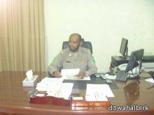 سعادة مساعد مدير شرطة محافظة البرك يطلع على تقرير المكتب